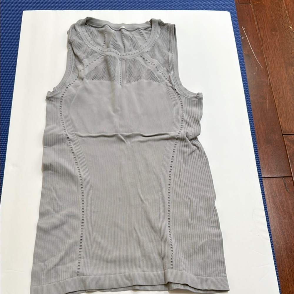 Athleta Gray Fitted Tank Top